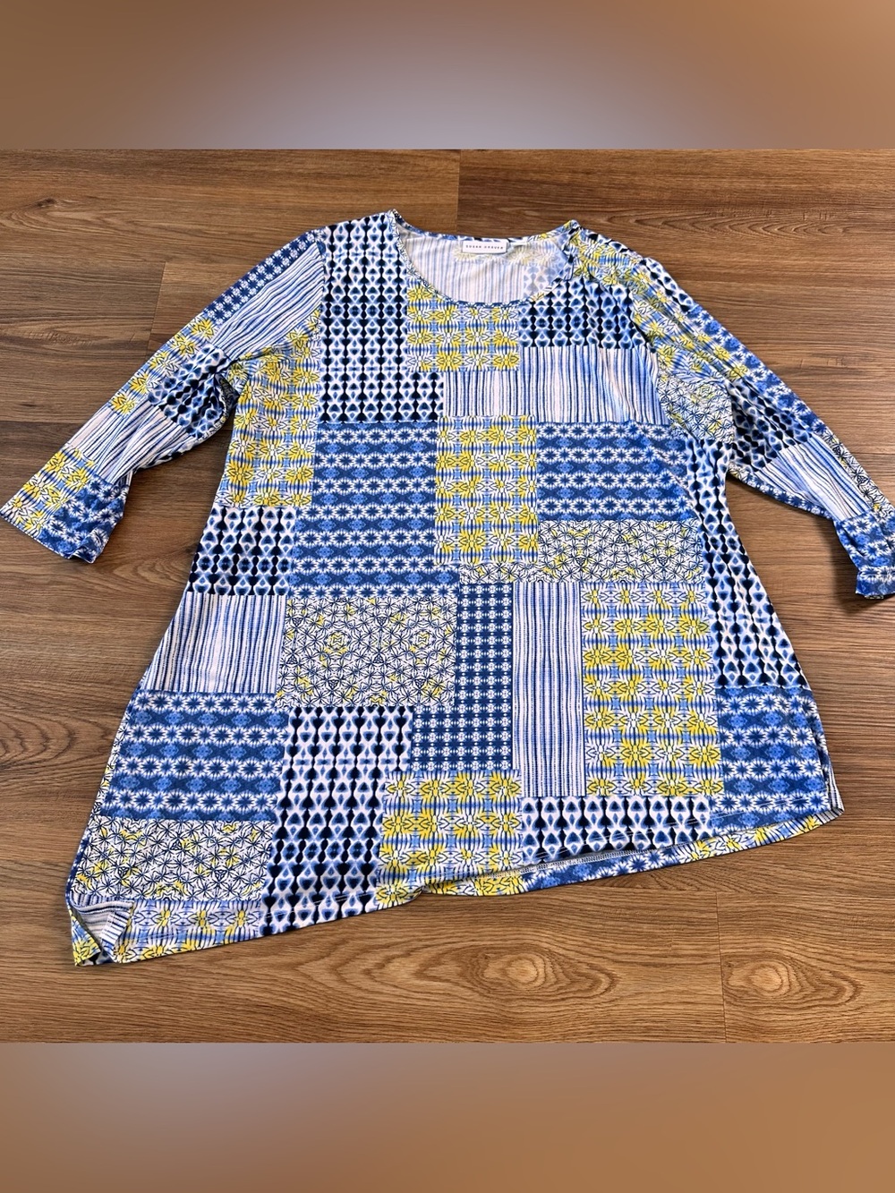 Susan Graver 3/4 Sleeve Shirt XL Blue Abstract Patchwork Asymmetric Liquid Knit